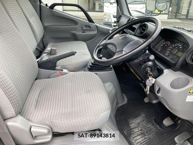 Toyota TOYOACE 2020-10 8075944-2