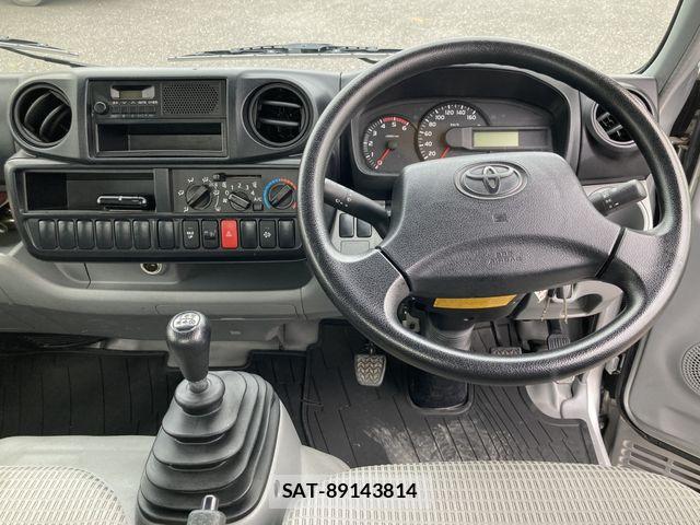 Toyota TOYOACE 2020-10 8075944-3
