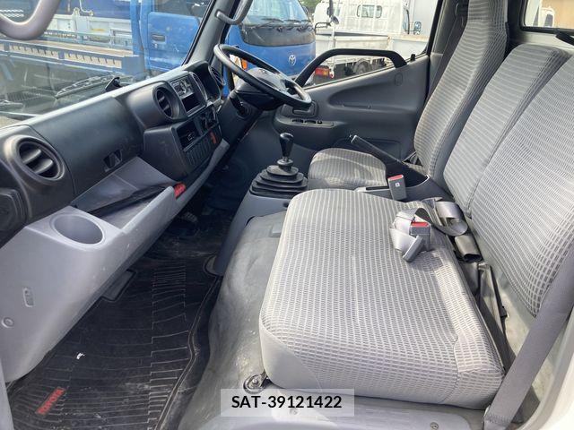 Toyota TOYOACE 2019-01 8075945-6