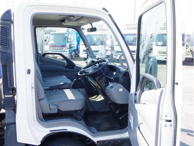 Toyota TOYOACE 2013-02 8186450-25