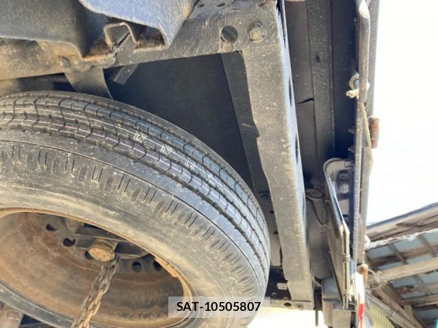 Toyota TOYOACE 2016-07 8210696-11