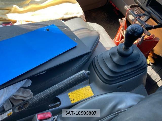 Toyota TOYOACE 2016-07 8210696-18
