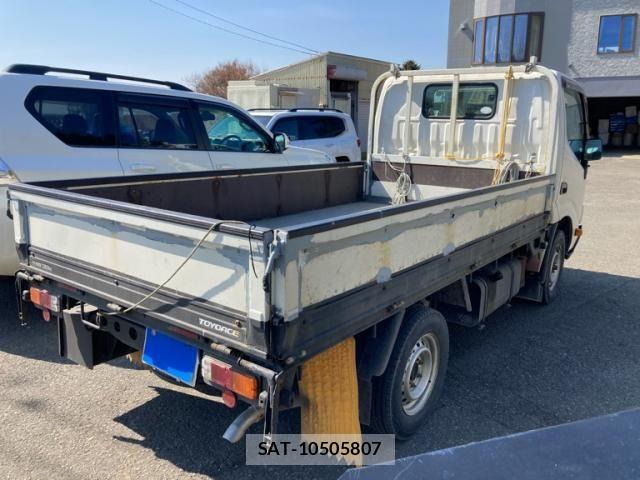Toyota TOYOACE 2016-07 8210696-3