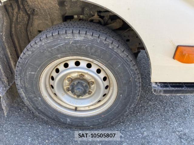 Toyota TOYOACE 2016-07 8210696-5