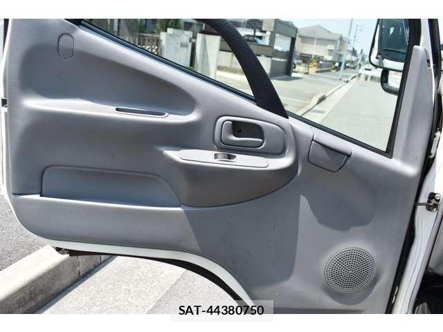 Toyota TOYOACE 2019-06 8210694-9