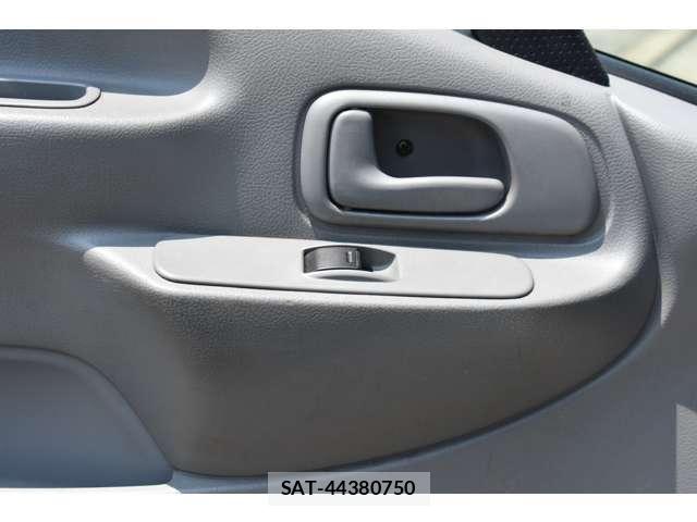 Toyota TOYOACE 2019-06 8210694-10
