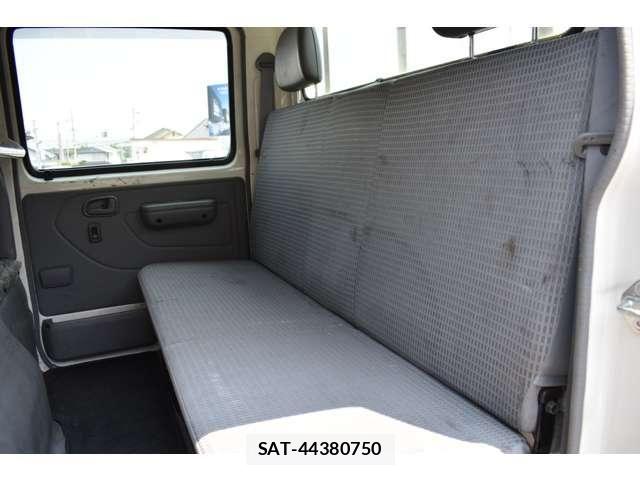 Toyota TOYOACE 2019-06 8210694-15