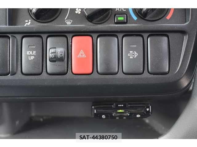 Toyota TOYOACE 2019-06 8210694-22