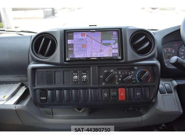 Toyota TOYOACE 2019-06 8210694-24
