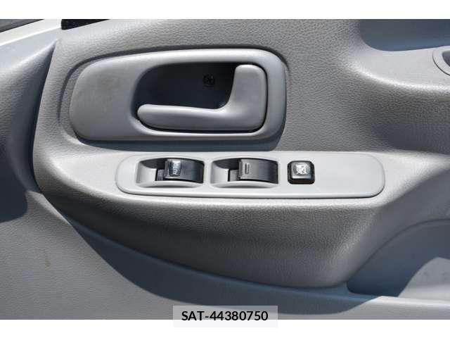 Toyota TOYOACE 2019-06 8210694-8
