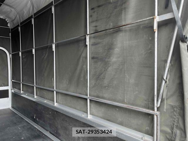 Toyota TOYOACE 2015-05 8210697-9