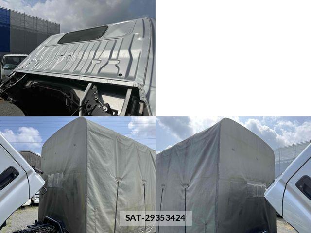 Toyota TOYOACE 2015-05 8210697-15
