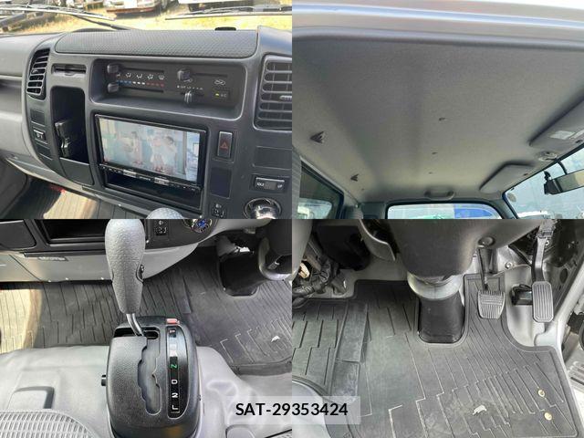 Toyota TOYOACE 2015-05 8210697-19