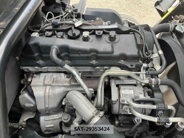 Toyota TOYOACE 2015-05 8210697-22
