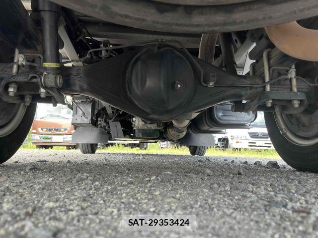 Toyota TOYOACE 2015-05 8210697-24