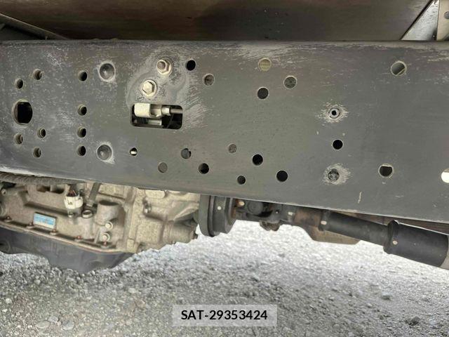 Toyota TOYOACE 2015-05 8210697-25
