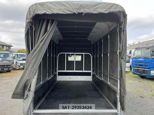 Toyota TOYOACE 2015-05 8210697-6