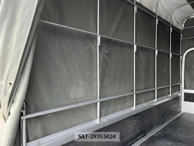 Toyota TOYOACE 2015-05 8210697-8