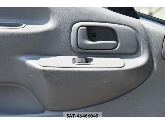 Toyota TOYOACE 2018-06 8210695-10