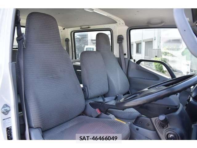 Toyota TOYOACE 2018-06 8210695-11