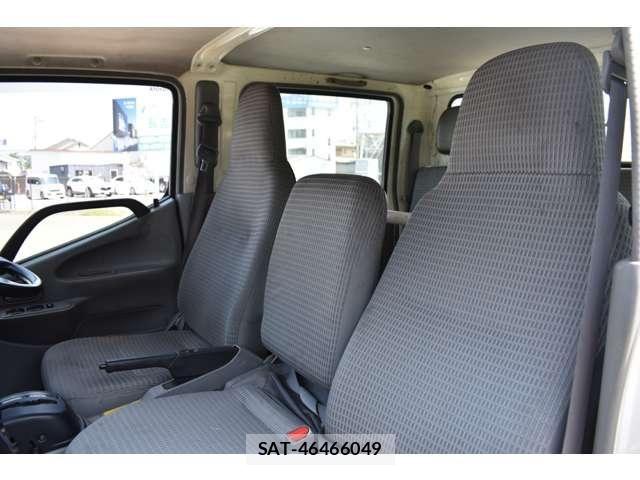 Toyota TOYOACE 2018-06 8210695-12