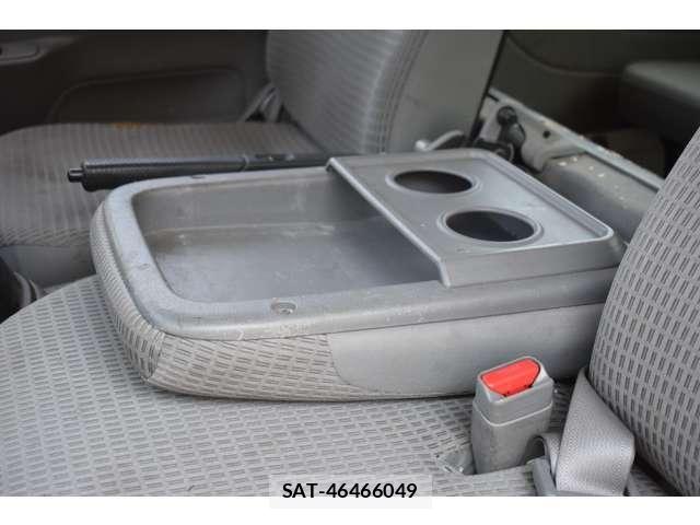 Toyota TOYOACE 2018-06 8210695-13