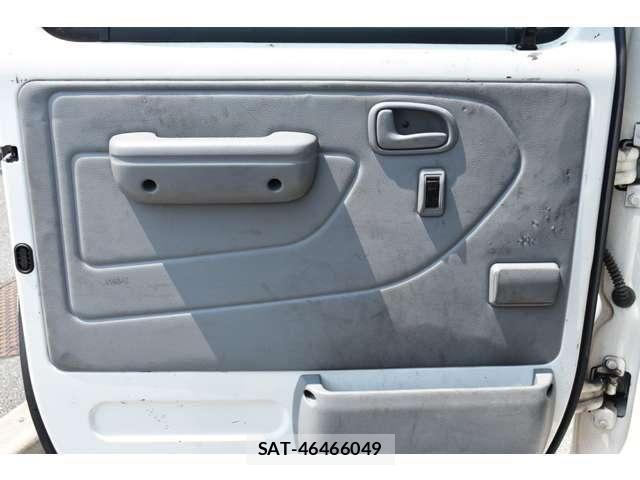 Toyota TOYOACE 2018-06 8210695-14
