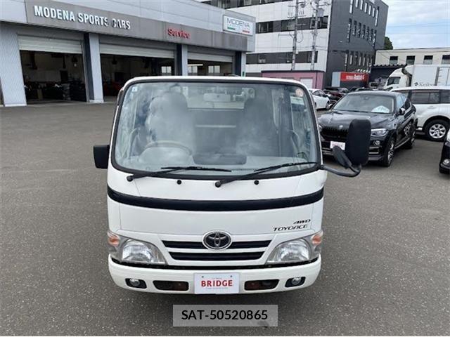 Toyota TOYOACE 2015-05 8232173-10
