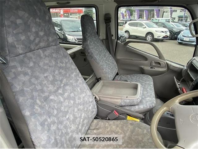 Toyota TOYOACE 2015-05 8232173-12