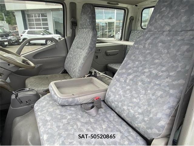 Toyota TOYOACE 2015-05 8232173-15