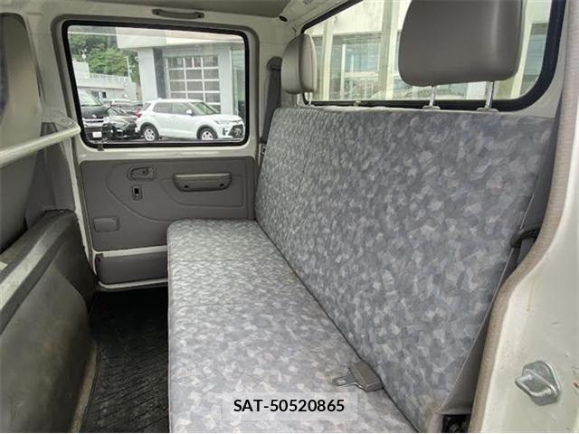 Toyota TOYOACE 2015-05 8232173-16