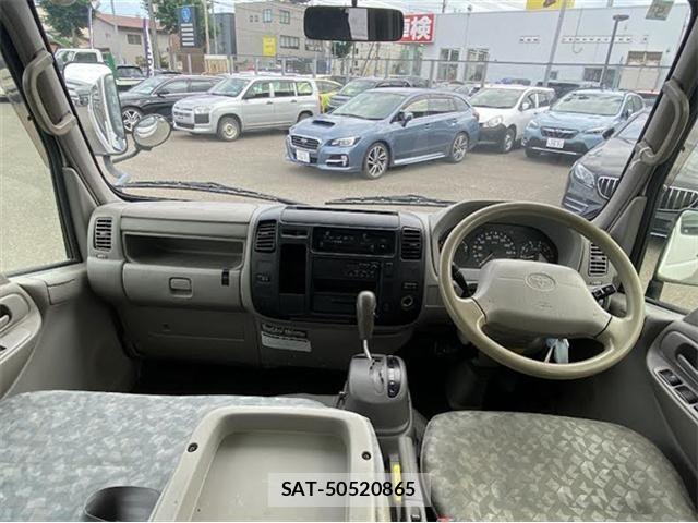 Toyota TOYOACE 2015-05 8232173-17