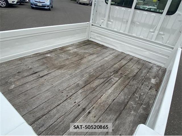 Toyota TOYOACE 2015-05 8232173-18