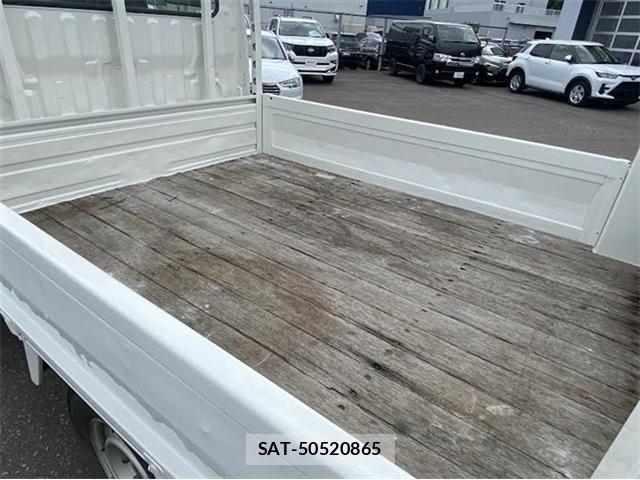 Toyota TOYOACE 2015-05 8232173-20