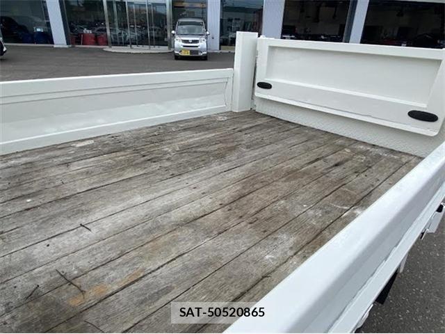 Toyota TOYOACE 2015-05 8232173-21