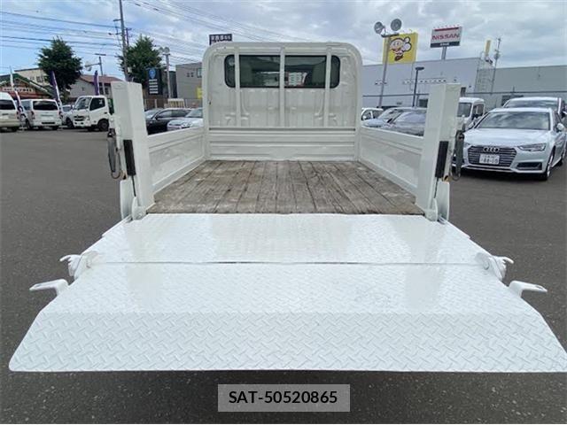 Toyota TOYOACE 2015-05 8232173-23