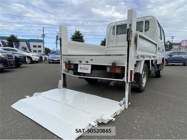 Toyota TOYOACE 2015-05 8232173-24