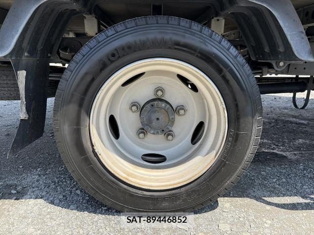 Toyota TOYOACE 2012-12 8232172-13