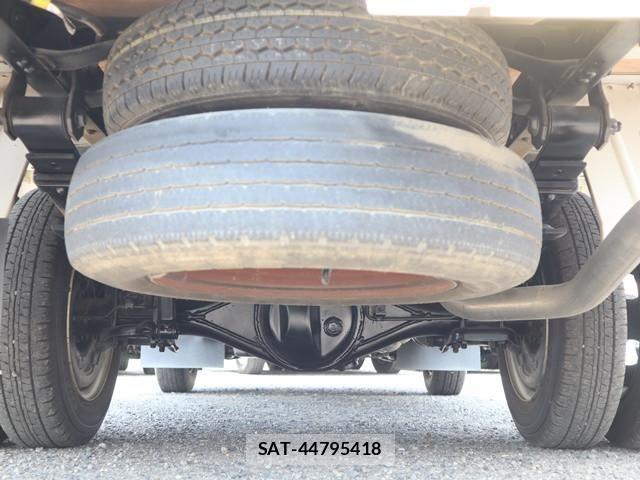 Toyota TOYOACE 2014-07 8232174-18