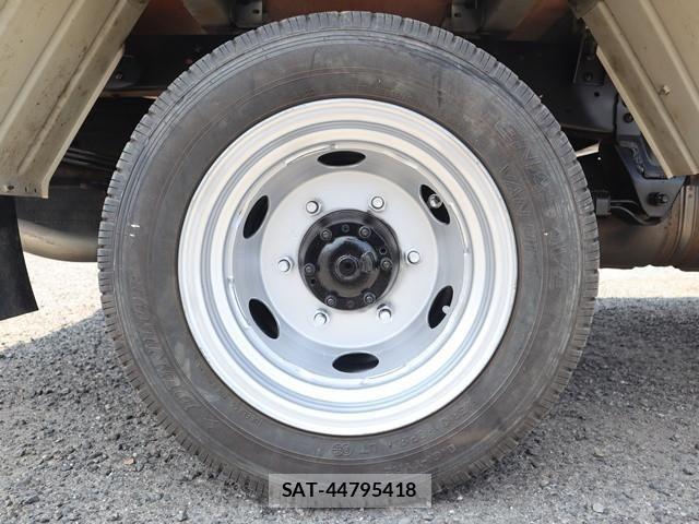 Toyota TOYOACE 2014-07 8232174-27