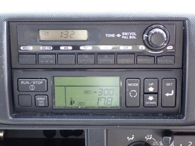 Toyota TOYOACE 2015-08 8311158-9