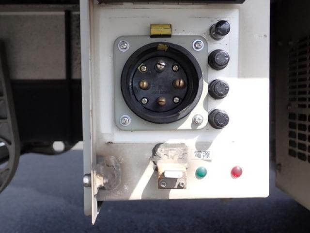 Toyota TOYOACE 2015-08 8311158-16