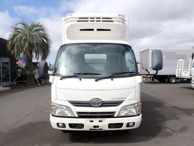 Toyota TOYOACE 2015-08 8311158-1