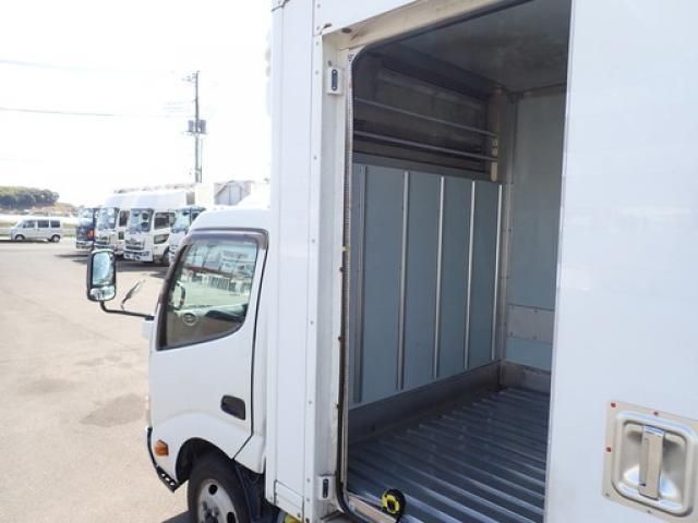 Toyota TOYOACE 2015-08 8311158-23