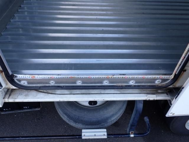 Toyota TOYOACE 2015-08 8311158-25
