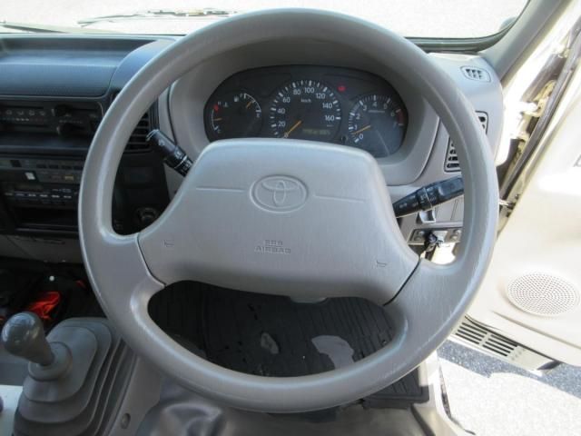 Toyota TOYOACE 2011-07 8332075-10