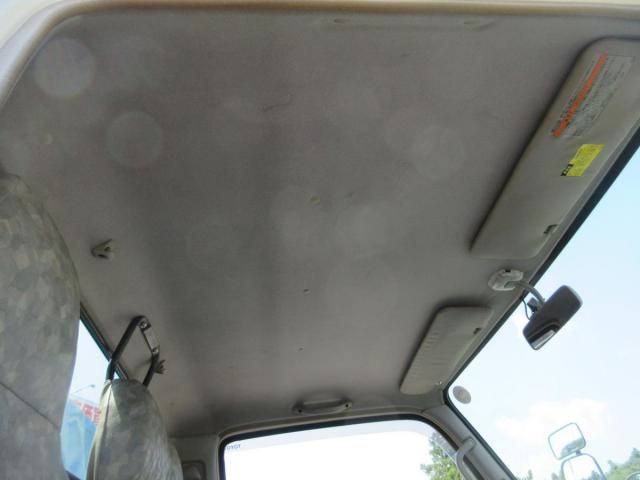 Toyota TOYOACE 2011-07 8332075-16