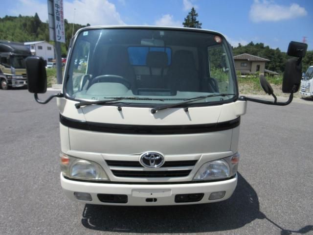 Toyota TOYOACE 2011-07 8332075-1