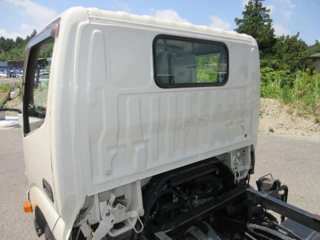 Toyota TOYOACE 2011-07 8332075-26