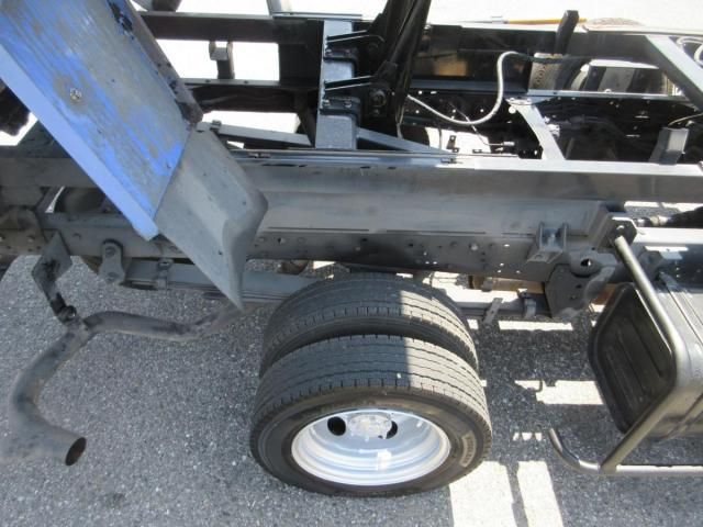 Toyota TOYOACE 2011-07 8332075-27